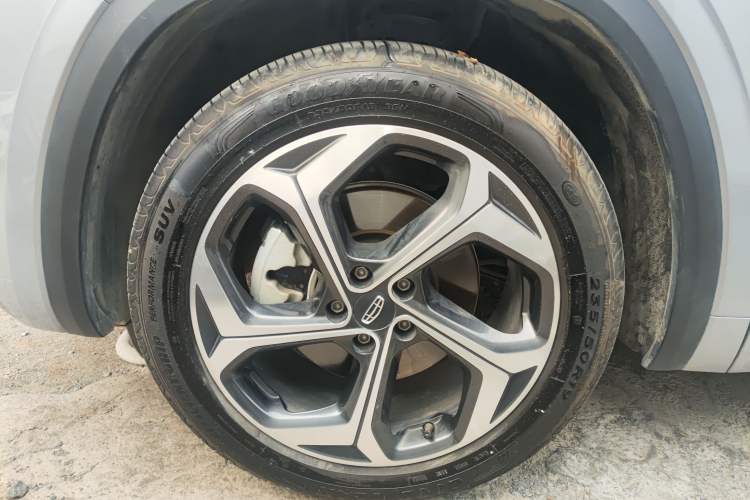 Used Geely Auto Monjaro L 2024 2.0TD High-Power Automatic Two-Wheel Drive Yunqi Version Left Front Wheel Hub