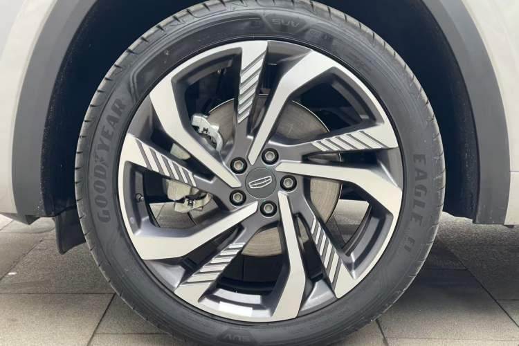 Used Geely Auto Monjaro L 2024 2.0TD High-Power Automatic Two-Wheel Drive Skyline Edition Left Front Wheel Hub