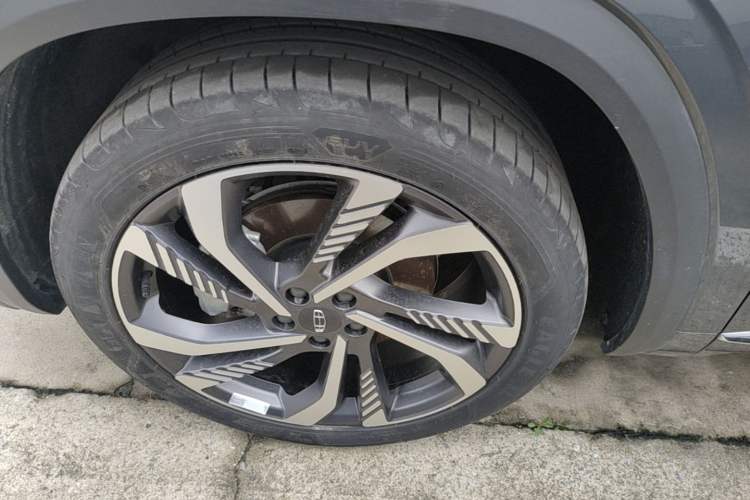 Used Geely Auto Monjaro L 2024 2.0TD High-Power Automatic Two-Wheel Drive Skyline Edition Left Front Wheel Hub