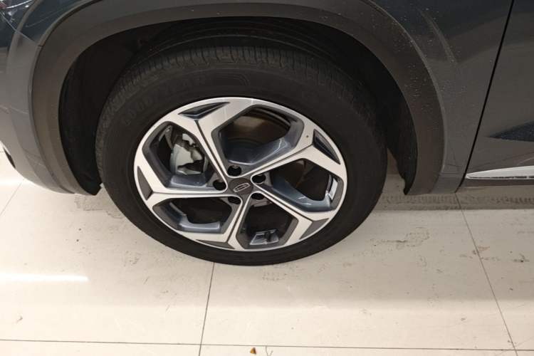 Used Geely Auto Monjaro L 2024 2.0TD High-Power Automatic Two-Wheel Drive Yunqi Version Left Front Wheel Hub