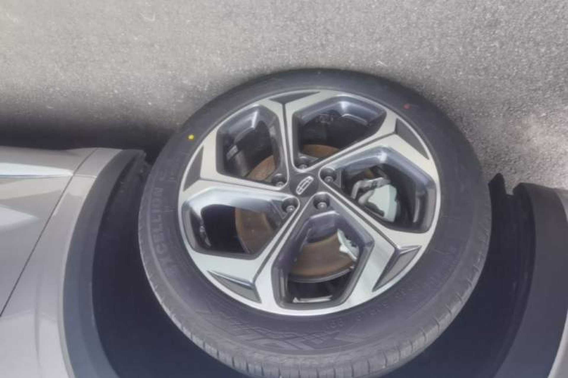 Used Geely Auto Monjaro L 2024 2.0TD DCT EVO Two-Wheel Drive Long-Range Version Left Front Wheel Hub