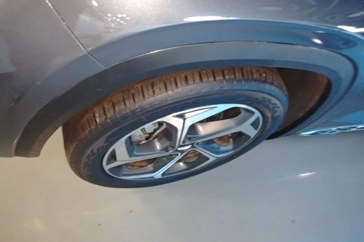 Used Geely Auto Monjaro L 2024 2.0TD DCT EVO Two-Wheel Drive Long-Range Version Left Front Wheel Hub