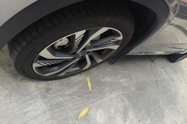 Used Geely Auto Monjaro L 2024 2.0TD High-Power Automatic Two-Wheel Drive Skyline Edition Left Front Wheel Hub