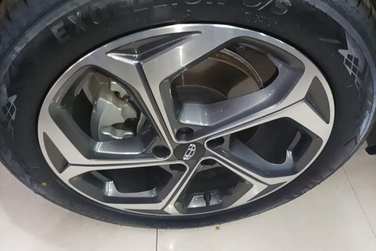 Used Geely Auto Monjaro L 2024 2.0TD DCT EVO Two-Wheel Drive Long-Range Version Left Front Wheel Hub