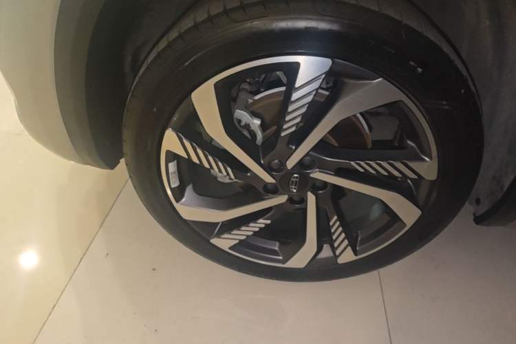 Used Geely Auto Monjaro L 2024 2.0TD High-Power Automatic Two-Wheel Drive Skyline Edition Left Front Wheel Hub