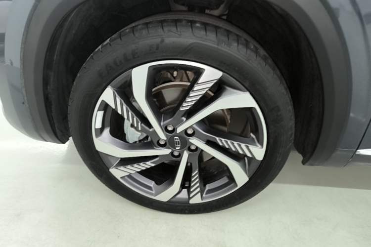 Used Geely Auto Monjaro L 2024 2.0TD High-Power Automatic Two-Wheel Drive Skyline Edition Left Front Wheel Hub