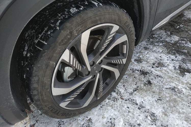 Used Geely Auto Monjaro L 2024 2.0TD High-Power Automatic Two-Wheel Drive Skyline Edition Left Front Wheel Hub