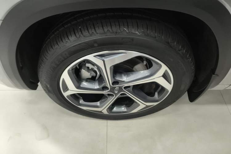 Used Geely Auto Monjaro L 2024 2.0TD High-Power Automatic Two-Wheel Drive Yunqi Version Left Front Wheel Hub