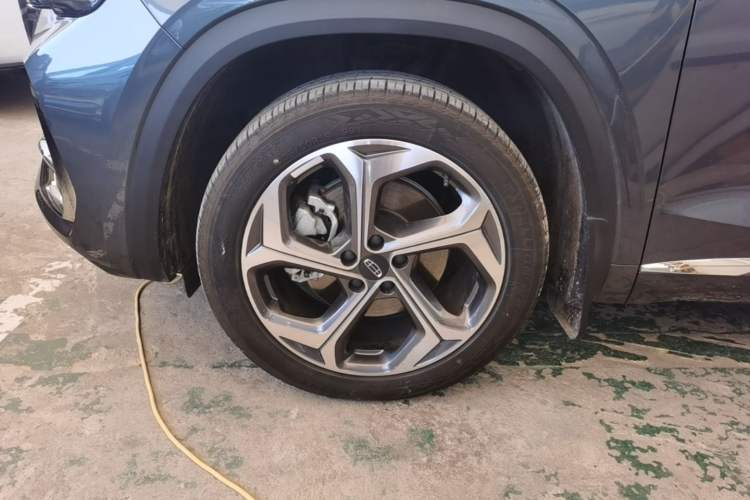 Used Geely Auto Monjaro L 2024 2.0TD DCT EVO Two-Wheel Drive Long-Range Version Left Front Wheel Hub
