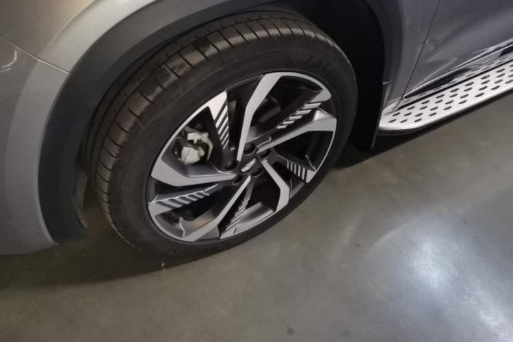 Used Geely Auto Monjaro L 2024 2.0TD High-Power Automatic Two-Wheel Drive Skyline Edition Left Front Wheel Hub