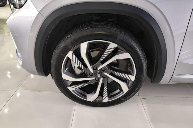 Used Geely Auto Monjaro L 2024 2.0TD High-Power Automatic Two-Wheel Drive Skyline Edition Left Front Wheel Hub