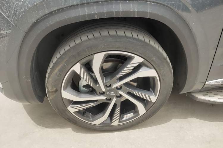 Used Geely Auto Monjaro L 2024 2.0TD High-Power Automatic Two-Wheel Drive Skyline Edition Left Front Wheel Hub