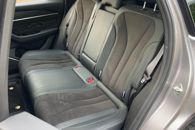 Used Geely Auto Monjaro L 2024 2.0TD High-Power Automatic Two-Wheel Drive Skyline Edition Left Rear Seat