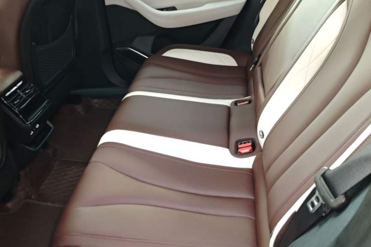 Used Geely Auto Monjaro L 2024 2.0TD High-Power Automatic Two-Wheel Drive Yunqi Version Left Rear Seat