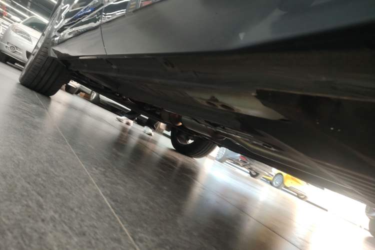 Used Geely Auto Monjaro L 2024 2.0TD High-Power Automatic Two-Wheel Drive Skyline Edition Left Side Sill