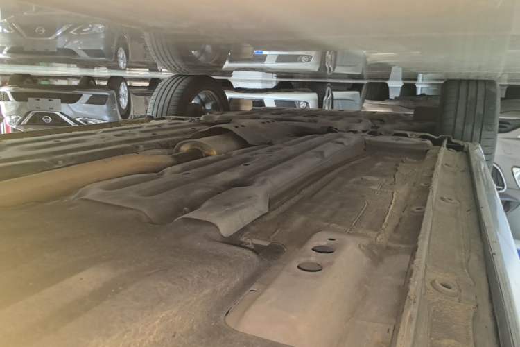 Used Geely Auto Monjaro L 2024 2.0TD High-Power Automatic Two-Wheel Drive Skyline Edition Left Side Sill