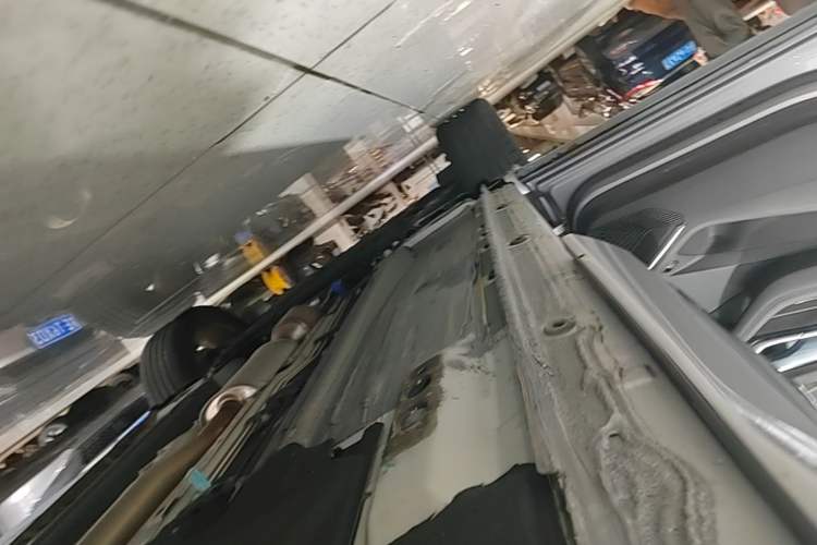 Used Geely Auto Monjaro L 2024 2.0TD High-Power Automatic Two-Wheel Drive Skyline Edition Left Side Sill