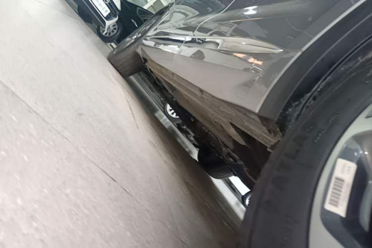 Used Geely Auto Monjaro L 2024 2.0TD DCT EVO Two-Wheel Drive Long-Range Version Left Side Sill