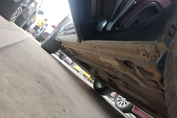 Used Geely Auto Monjaro L 2024 2.0TD High-Power Automatic Two-Wheel Drive Yunqi Version Left Side Sill