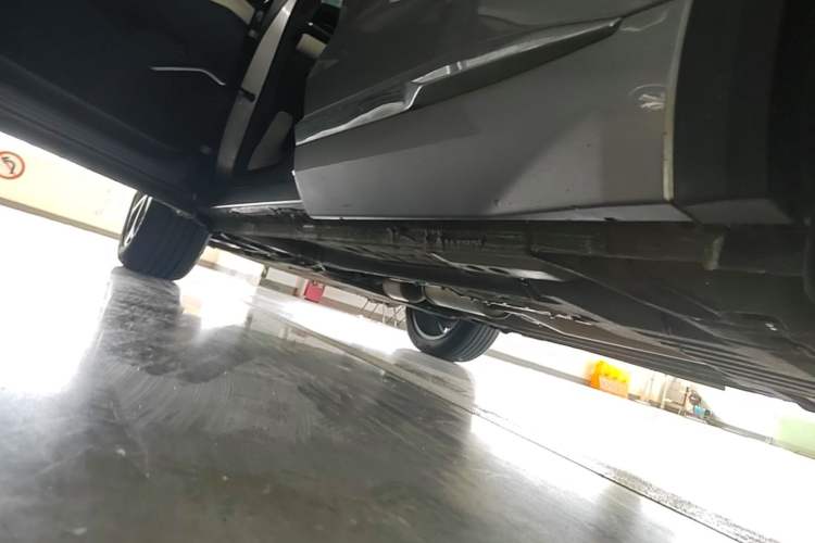 Used Geely Auto Monjaro L 2024 2.0TD High-Power Automatic Two-Wheel Drive Yunqi Version Left Side Sill