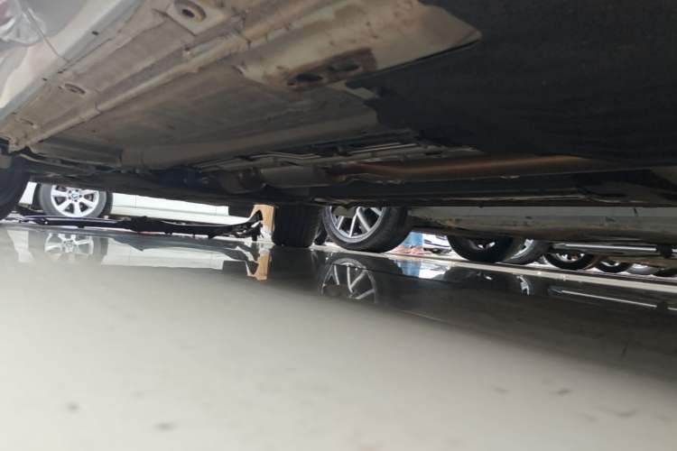 Used Geely Auto Monjaro L 2024 2.0TD High-Power Automatic Two-Wheel Drive Skyline Edition Left Side Sill