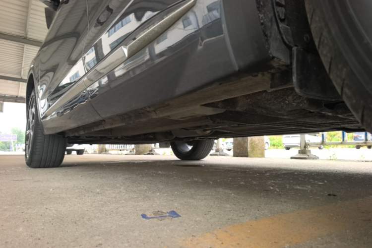 Used Geely Auto Monjaro L 2024 2.0TD High-Power Automatic Two-Wheel Drive Yunqi Version Left Side Sill