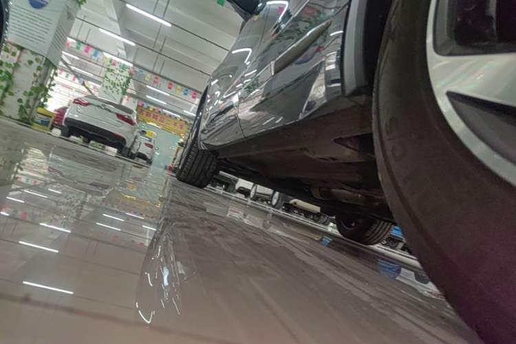 Used Geely Auto Monjaro L 2024 2.0TD DCT EVO Two-Wheel Drive Long-Range Version Left Side Sill