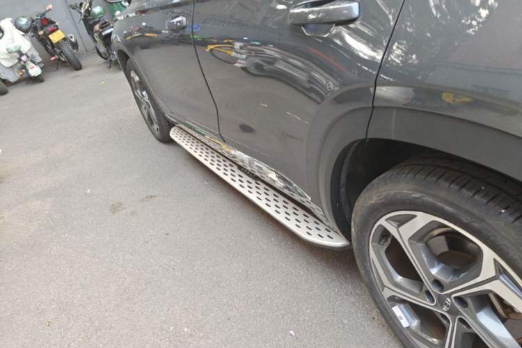 Used Geely Auto Monjaro L 2024 2.0TD DCT EVO Two-Wheel Drive Long-Range Version Left Side Sill