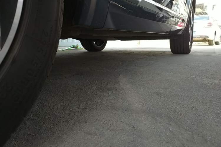 Used Geely Auto Monjaro L 2024 2.0TD DCT EVO Two-Wheel Drive Long-Range Version Left Side Sill