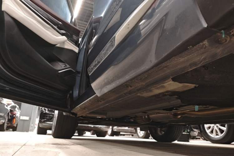 Used Geely Auto Monjaro L 2024 2.0TD High-Power Automatic Two-Wheel Drive Yunqi Version Left Side Sill