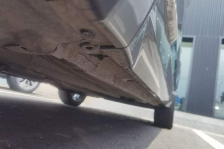 Used Geely Auto Monjaro L 2024 2.0TD DCT EVO Two-Wheel Drive Long-Range Version Left Side Sill