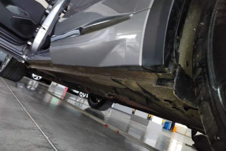 Used Geely Auto Monjaro L 2024 2.0TD High-Power Automatic Two-Wheel Drive Yunqi Version Left Side Sill