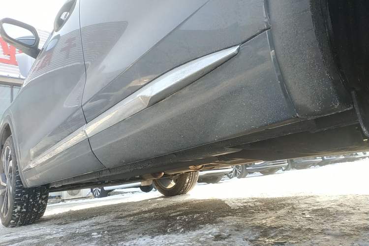 Used Geely Auto Monjaro L 2024 2.0TD High-Power Automatic Two-Wheel Drive Skyline Edition Left Side Sill