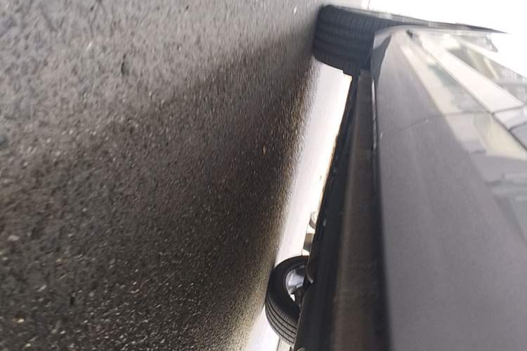 Used Geely Auto Monjaro L 2024 2.0TD DCT EVO Two-Wheel Drive Long-Range Version Left Side Sill