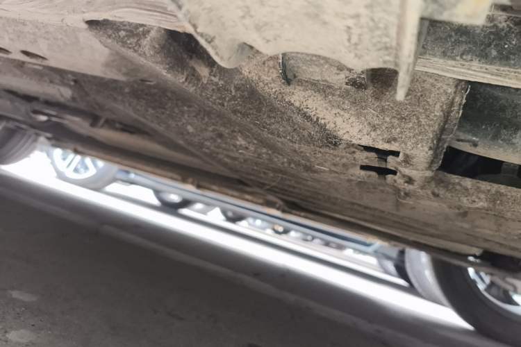 Used Geely Auto Monjaro L 2024 2.0TD High-Power Automatic Two-Wheel Drive Yunqi Version Left Side Sill