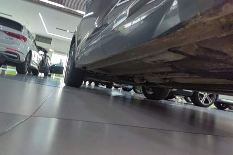 Used Geely Auto Monjaro L 2024 2.0TD High-Power Automatic Two-Wheel Drive Yunqi Version Left Side Sill