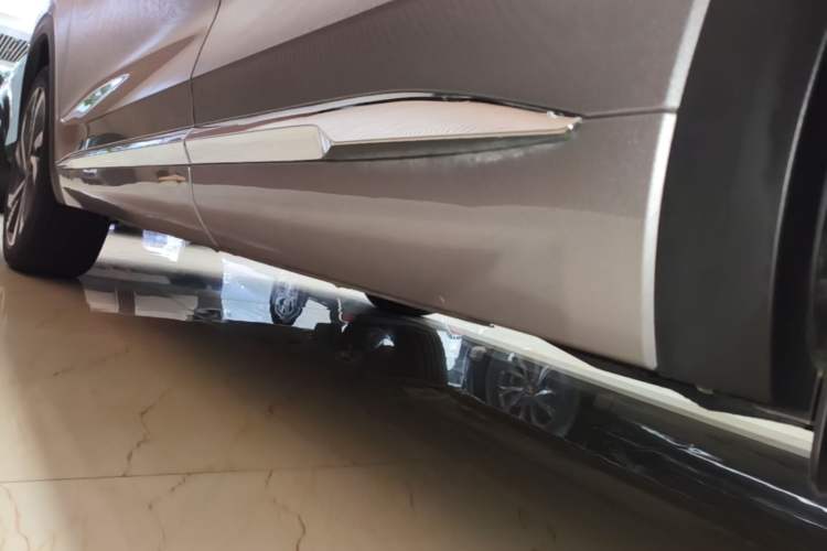 Used Geely Auto Monjaro L 2024 2.0TD High-Power Automatic Two-Wheel Drive Skyline Edition Left Side Sill