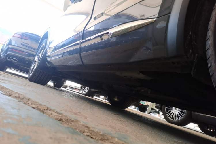 Used Geely Auto Monjaro L 2024 2.0TD DCT EVO Two-Wheel Drive Long-Range Version Left Side Sill