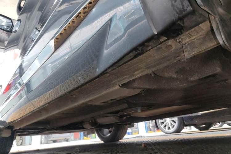 Used Geely Auto Monjaro L 2024 2.0TD DCT EVO Two-Wheel Drive Long-Range Version Left Side Sill