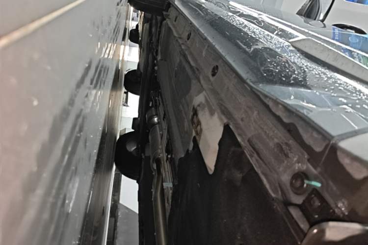 Used Geely Auto Monjaro L 2024 2.0TD High-Power Automatic Two-Wheel Drive Yunqi Version Left Side Sill