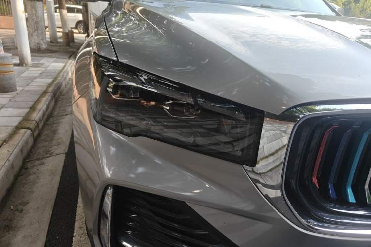 Used Geely Auto Monjaro L 2024 2.0TD High-Power Automatic Two-Wheel Drive Yunqi Version Right Front Headlight