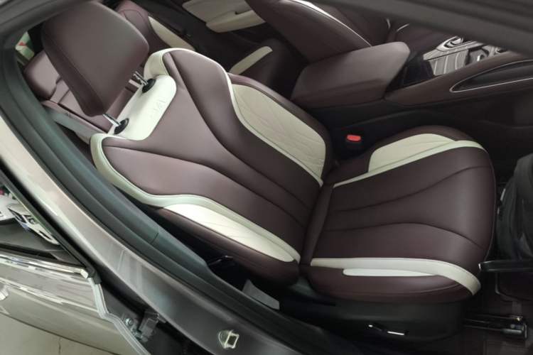 Used Geely Auto Monjaro L 2024 2.0TD High-Power Automatic Two-Wheel Drive Yunqi Version Right Front Seat