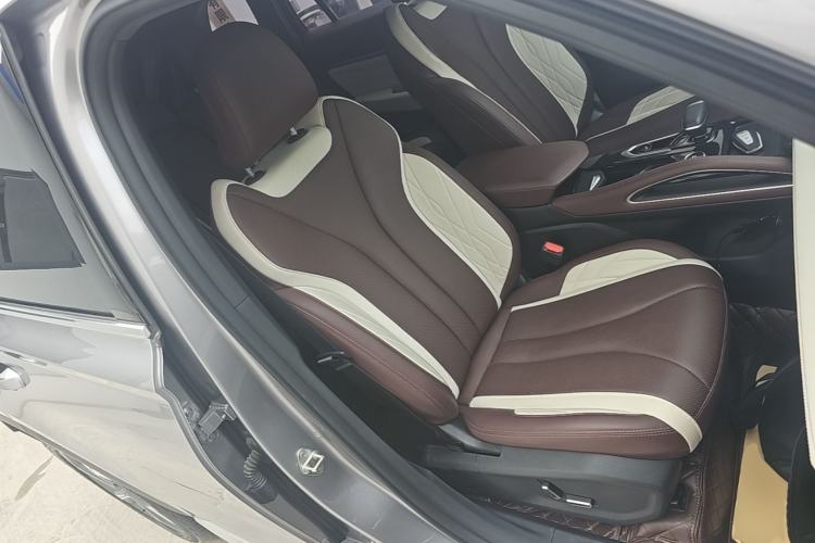 Used Geely Auto Monjaro L 2024 2.0TD High-Power Automatic Two-Wheel Drive Yunqi Version Right Front Seat