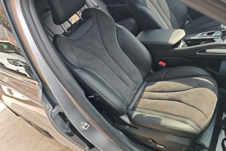 Used Geely Auto Monjaro L 2024 2.0TD High-Power Automatic Two-Wheel Drive Skyline Edition Right Front Seat