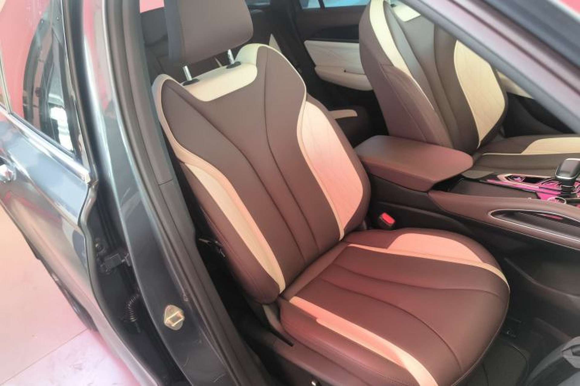 Used Geely Auto Monjaro L 2024 2.0TD High-Power Automatic Two-Wheel Drive Yunqi Version Right Front Seat