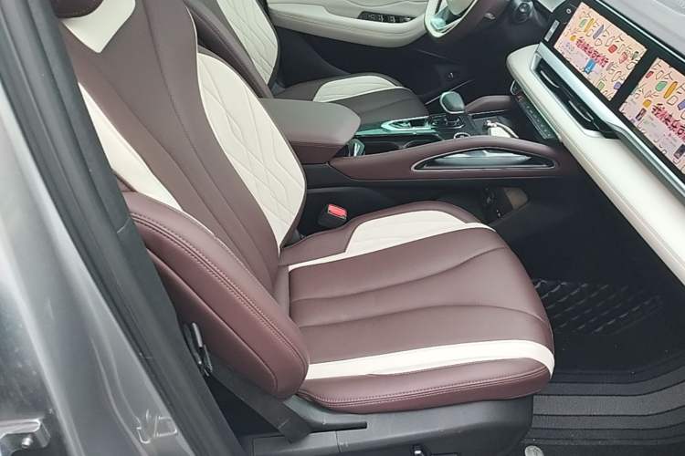 Used Geely Auto Monjaro L 2024 2.0TD High-Power Automatic Two-Wheel Drive Yunqi Version Right Front Seat