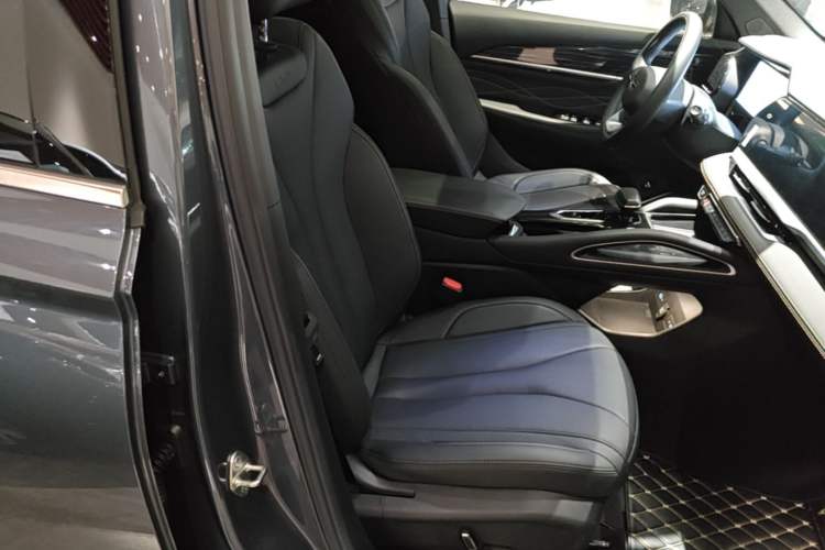 Used Geely Auto Monjaro L 2024 2.0TD DCT EVO Two-Wheel Drive Long-Range Version Right Front Seat