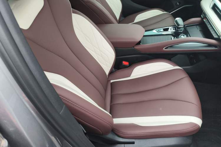 Used Geely Auto Monjaro L 2024 2.0TD High-Power Automatic Two-Wheel Drive Yunqi Version Right Front Seat
