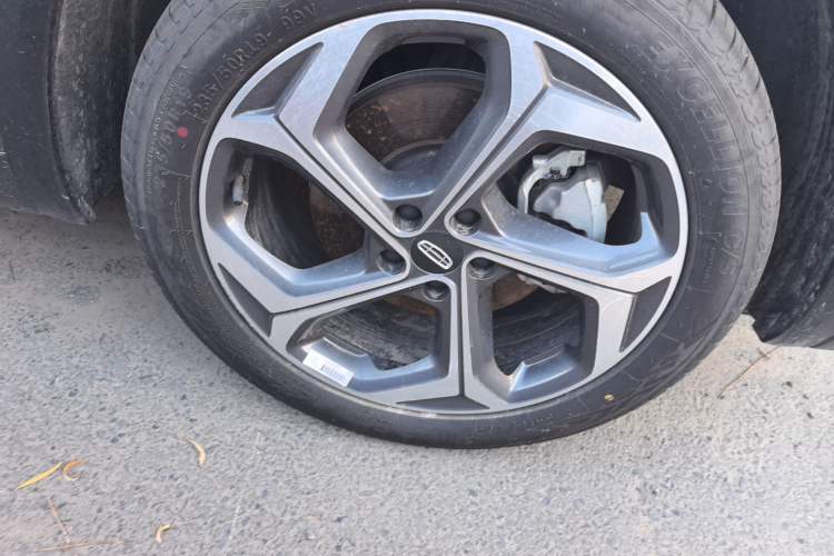 Used Geely Auto Monjaro L 2024 2.0TD DCT EVO Two-Wheel Drive Long-Range Version Right Front Wheel Hub