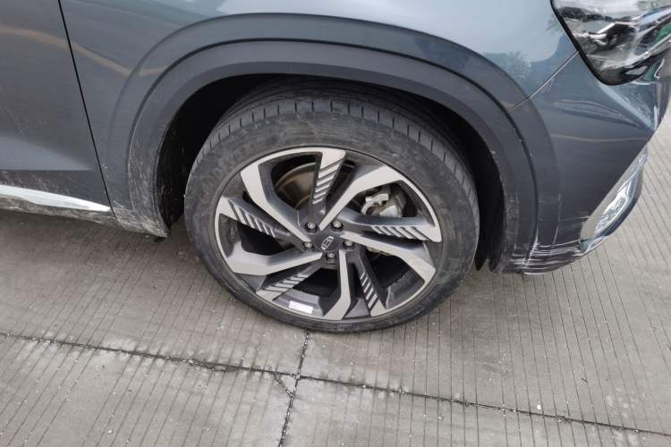 Used Geely Auto Monjaro L 2024 2.0TD High-Power Automatic Two-Wheel Drive Skyline Edition Right Front Wheel Hub